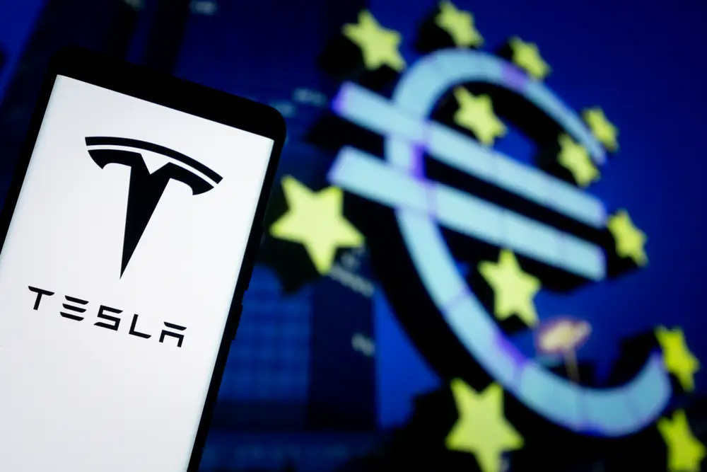 xe dien tesla chau au