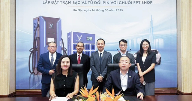 vinfast hop tac fpt doi pin