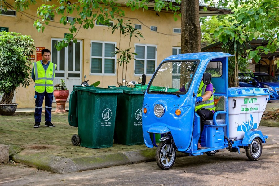 xe dien 3 banh gom rac