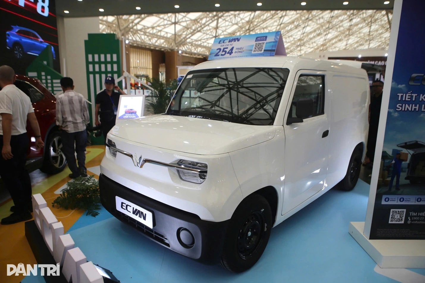 chi tiet vinfast ec van